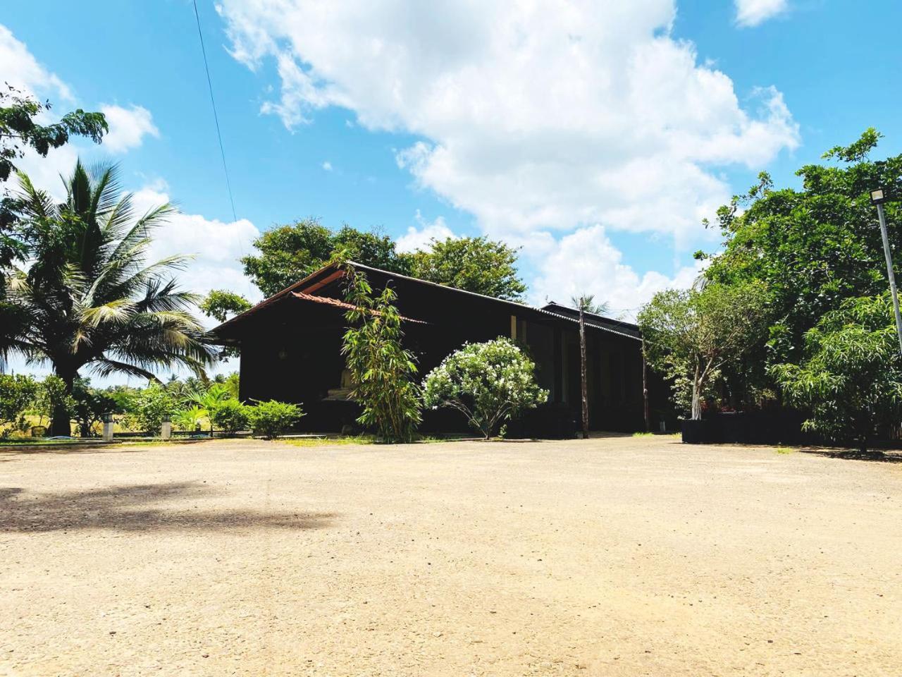 Athyantha Resort Anuradhapura Esterno foto