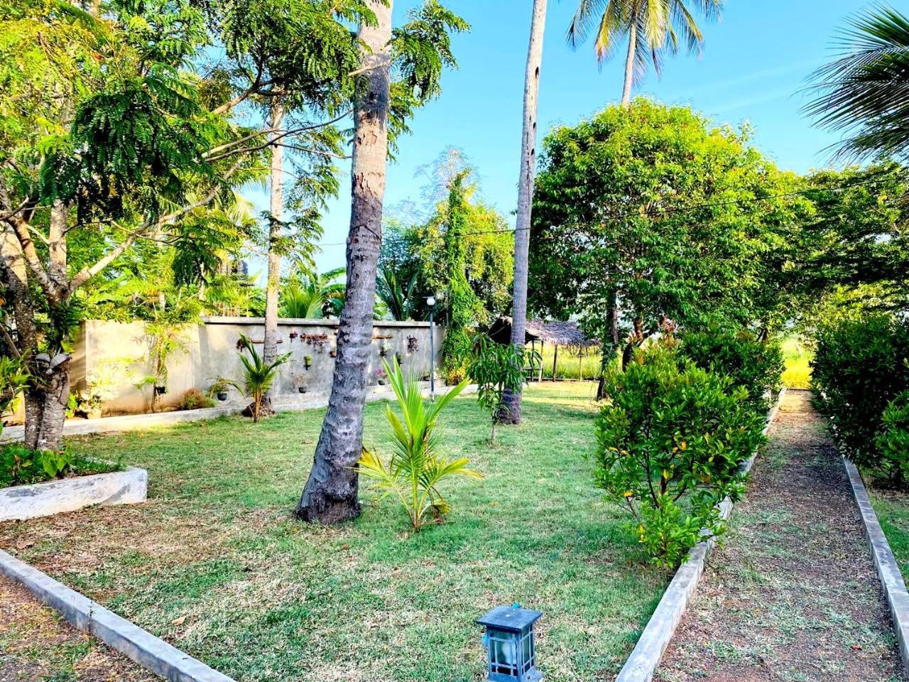 Athyantha Resort Anuradhapura Esterno foto
