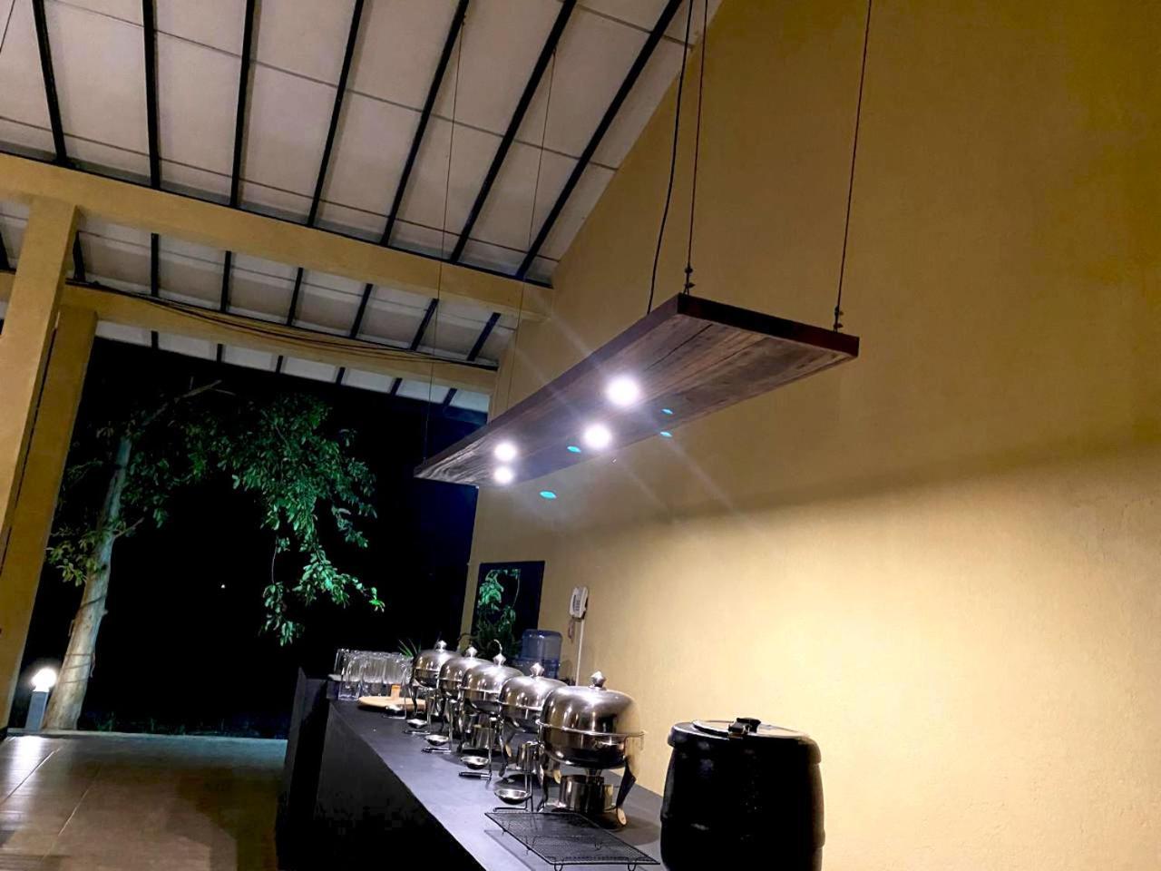 Athyantha Resort Anuradhapura Esterno foto
